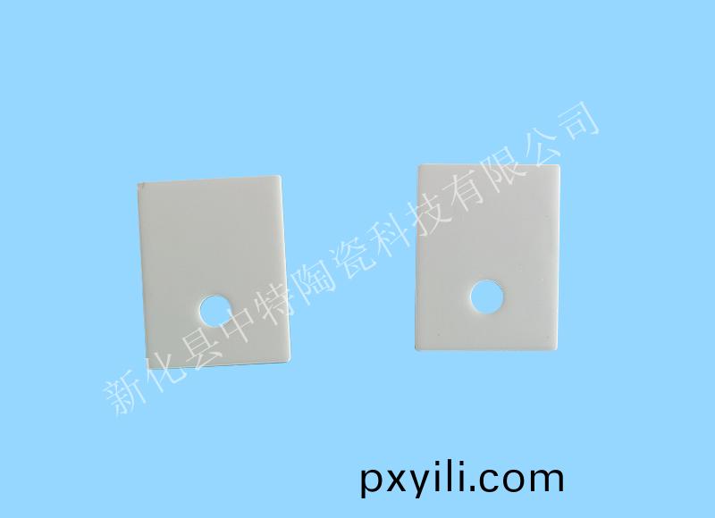 氧(yang)化鋁(lv)基片(pian)-3-03